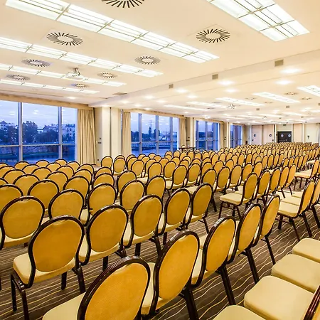 Qubus 4* Krakow