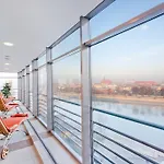 Qubus Hotel
