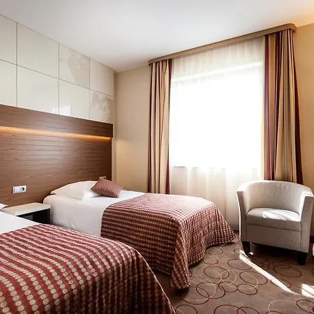 Hotell Qubus 4*