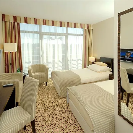 Hotel Qubus 4*